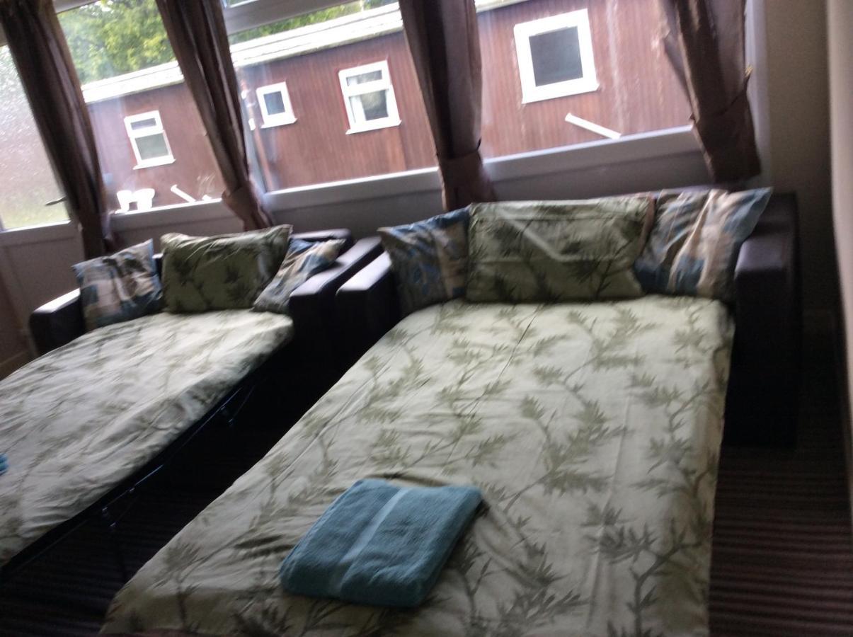 19 Bucklands , Bideford Park. Chalet *