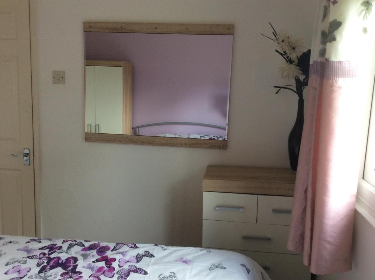 19 Bucklands , Bideford Park. *