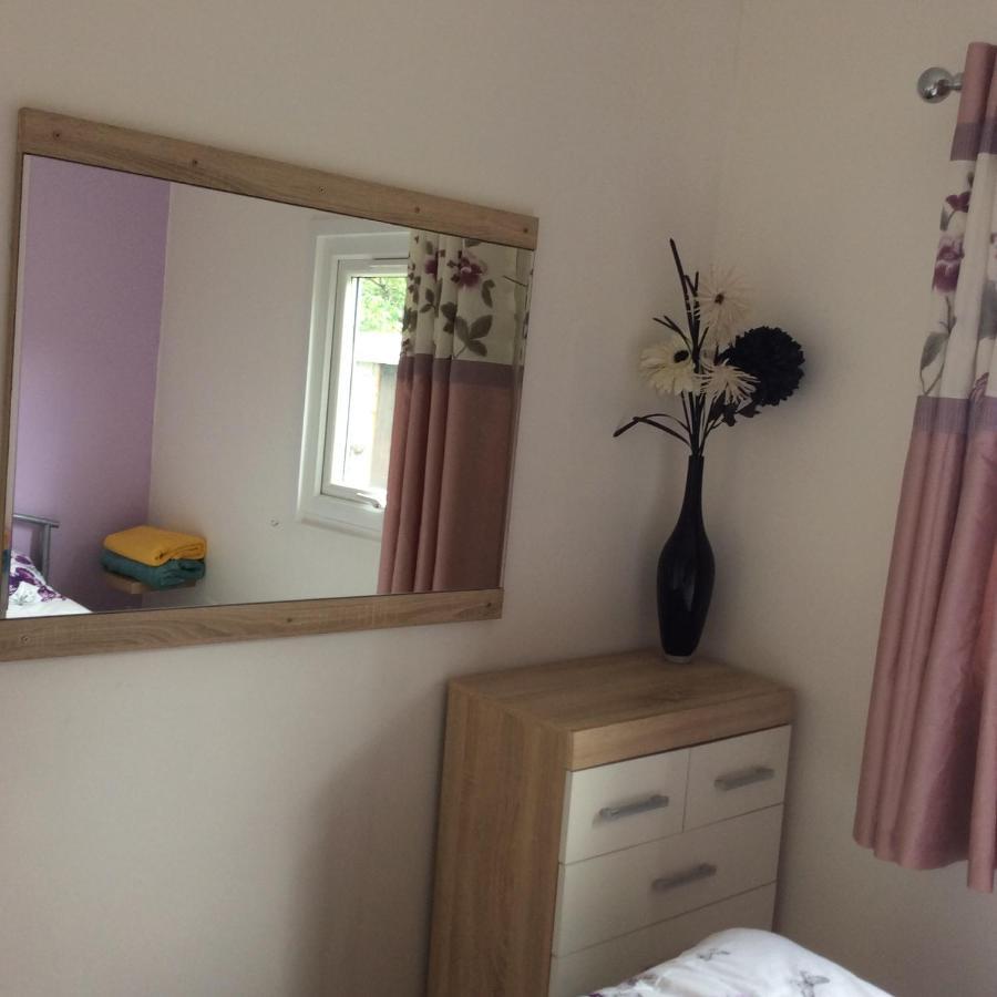 Chalet 19 Bucklands , Bideford Park. *